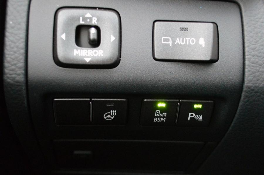  Lexus LS460 F-Sport AWD 2013 года  (фото 11 из 47)